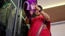 Nuvvu Leka Nenu Lenu S01 E71 Vikram Rebukes Radha
