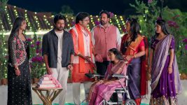 Vaarasuralu (Star Maa) S01 E42 Maithili Joins Saketh on Stage