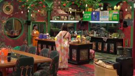 Bigg Boss Marathi S06 E94 Day 93: Mid-week Eviction!