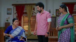 Karthika Deepam S02 E655 Karthik Drives Jyotsna's Destiny