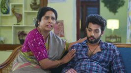 Godavari S01 E16 Shanthi Erupts in Anger