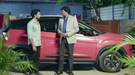 Karthika Deepam S02 E671 Sridhar Confronts Karthik