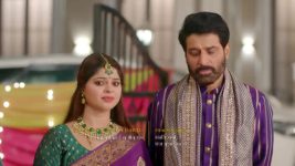 Mahadev and Sons S01 E95 Dheeraj Lost in Rajji's Gaze