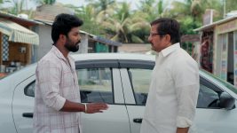 Podarillu S01 E119 Chakri, Pratap Lock Horns