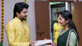 Vaarasuralu (Star Maa) S01 E113 Saketh's Gift Delights Maithili