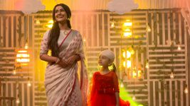 Babli Sundori (Star Jalsha) S01 E40 Babli's New Look Stuns Binayak Babli Sundori (Star Jalsha) S01 E40 Babli's New Look Stuns Binayak