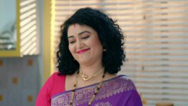 Halad Rusali Kunku Hasala (Star Pravah) S01 E319 Gautami Buckles Under Chores