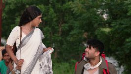 kumkum (Star Jalsha) S01 E03 Ishan Encounters Kumkum