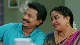 Lapandav (Star Pravah) S01 E258 Minakshi Recalls her Haunted Past