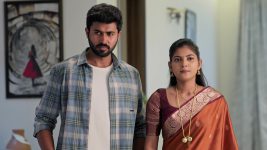 Nuvvu Leka Nenu Lenu S01 E132 Vikram, Radha Suspect Priya