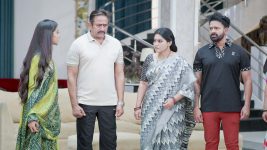 Podarillu S01 E129 Mahalakshmi Rages at Her Family Podarillu S01 E129 Mahalakshmi Rages at Her Family