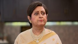 Pratigga S01 E77 Swarnalata Hurts Chhuti