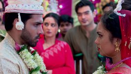 Professor Bidya Banerjee S01 E218 Sraban, Raya's Fake Wedding
