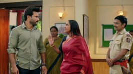 Yed Lagla Premach (Star Pravah) S01 E708 Raaya Cracks Down on Saheb