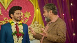 Bareilly Ke Bacchan S01 E43 Ajab's Gift for the Couple