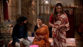 Compass (Star Jalsha) S01 E319 Prantik Brings Shrestha to Safety