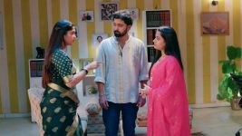 Halad Rusali Kunku Hasala (Star Pravah) S01 E327 Krushna Warns Gautami Halad Rusali Kunku Hasala (Star Pravah) S01 E327 Krushna Warns Gautami