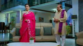 Karthika Deepam S02 E728 Malini Reassures Dakshinamurthy