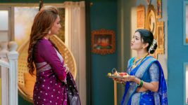Lapandav (Star Pravah) S01 E265 Sakhi Stands by Minakshi