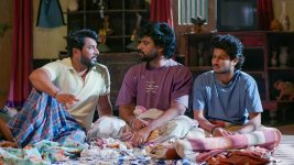 Podarillu S01 E167 Madhava's Bold Decision
