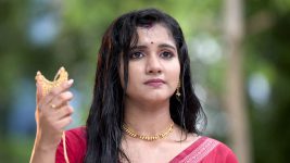 Pratigga S01 E88 Chhuti Finds the Neckpiece