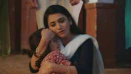 Tharala Tar Mag S01 E1226 Sayali Embraces Gauri