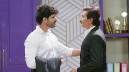 Vachan Dile Tu Mala S01 E204 Harshavardhan Rejects Shaurya's Aid