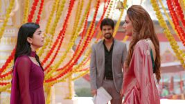 Lapandav (Star Pravah) S01 E303 Sakhi and Tejaswini Reunite