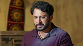 Podarillu S01 E173 Madhava's Painful Choice