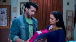 Professor Bidya Banerjee S01 E253 Sraban's Gift for Raya Professor Bidya Banerjee S01 E253 Sraban's Gift for Raya