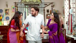 Sangsarer Sangkirtan (Star Jalsha) S01 E114 Labonyo Clings to Jayanta Sangsarer Sangkirtan (Star Jalsha) S01 E114 Labonyo Clings to Jayanta
