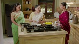 Tu Hi Re Majha Mitwa (Star Pravah) S01 E584 Namrata Demands Family's Approval Tu Hi Re Majha Mitwa (Star Pravah) S01 E584 Namrata Demands Family's Approval