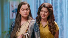 Tujhya Sobatine S01 E195 Tyadi Warns Nupur Tujhya Sobatine S01 E195 Tyadi Warns Nupur