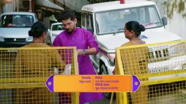 Lapandav (Star Pravah) S01 E340 Samar Confronts Sakhi Over Tracker!