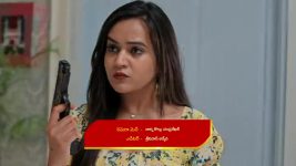 Nuvvu Leka Nenu Lenu S01 E220 Vikram's Warm Gesture for Radha Nuvvu Leka Nenu Lenu S01 E220 Vikram's Warm Gesture for Radha