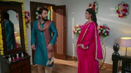 Podarillu S01 E208 Kesava Fumes at Shailu